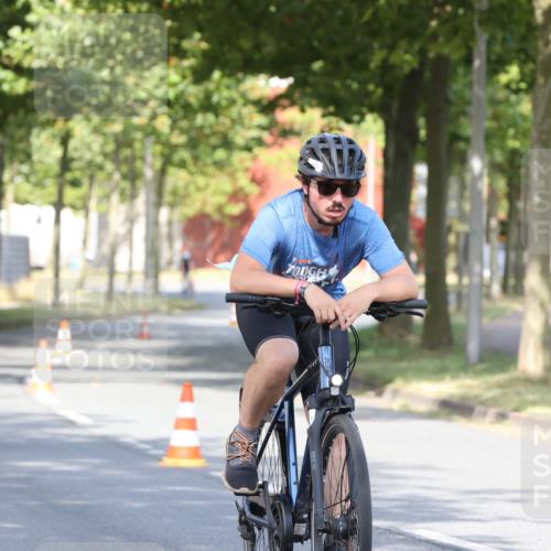 11.08.2024 - GEWOBA Citytriathlon Bremen H.Heesch http://msf.ph/oto/6769356 11.08.2024 10:27:49 Radfahren 100, 115 meine-sportfotos.de