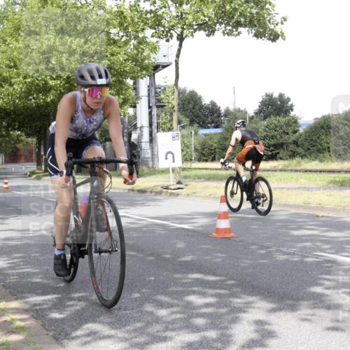 11.08.2024 - GEWOBA Citytriathlon Bremen H.Heesch http://msf.ph/oto/6769358 11.08.2024 11:41:43 Radfahren 758, 786, 835, 859, 902, 965, 1020 meine-sportfotos.de