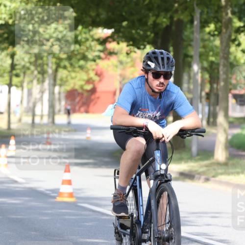 11.08.2024 - GEWOBA Citytriathlon Bremen H.Heesch http://msf.ph/oto/6769362 11.08.2024 10:27:49 Radfahren 100, 115 meine-sportfotos.de