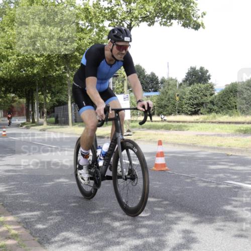 11.08.2024 - GEWOBA Citytriathlon Bremen H.Heesch http://msf.ph/oto/6769364 11.08.2024 11:41:48 Radfahren 758, 786, 835, 859, 965, 1020 meine-sportfotos.de