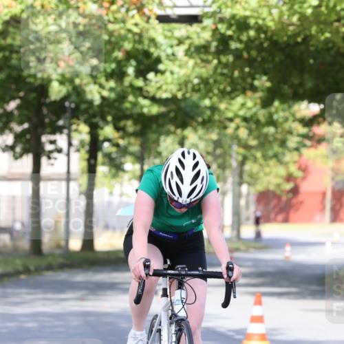 11.08.2024 - GEWOBA Citytriathlon Bremen H.Heesch http://msf.ph/oto/6769367 11.08.2024 10:28:05 Radfahren 14 meine-sportfotos.de