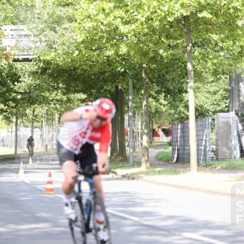 11.08.2024 - GEWOBA Citytriathlon Bremen H.Heesch http://msf.ph/oto/6769368 11.08.2024 10:42:46 Radfahren 12, 18, 21, 67, 68, 70, 88 meine-sportfotos.de