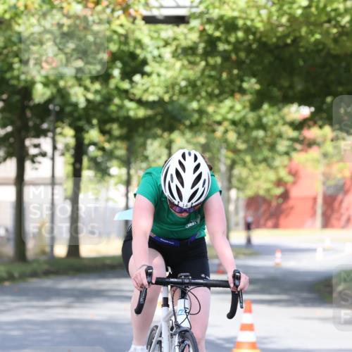 11.08.2024 - GEWOBA Citytriathlon Bremen H.Heesch http://msf.ph/oto/6769370 11.08.2024 10:28:05 Radfahren 14 meine-sportfotos.de