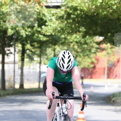 11.08.2024 - GEWOBA Citytriathlon Bremen H.Heesch http://msf.ph/oto/6769372 11.08.2024 10:28:05 Radfahren 14 meine-sportfotos.de