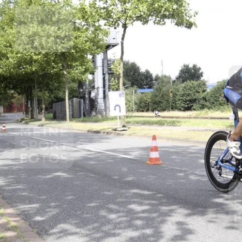 11.08.2024 - GEWOBA Citytriathlon Bremen H.Heesch http://msf.ph/oto/6769373 11.08.2024 11:42:01 Radfahren 758, 859, 905, 965 meine-sportfotos.de