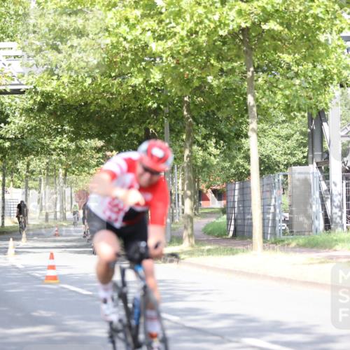11.08.2024 - GEWOBA Citytriathlon Bremen H.Heesch http://msf.ph/oto/6769374 11.08.2024 10:42:46 Radfahren 12, 18, 21, 67, 68, 70, 88 meine-sportfotos.de