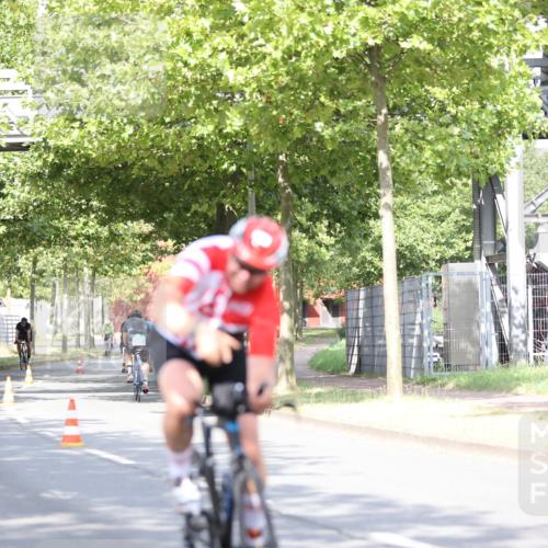 11.08.2024 - GEWOBA Citytriathlon Bremen H.Heesch http://msf.ph/oto/6769377 11.08.2024 10:42:46 Radfahren 12, 18, 21, 67, 68, 70, 88 meine-sportfotos.de