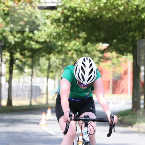 11.08.2024 - GEWOBA Citytriathlon Bremen H.Heesch http://msf.ph/oto/6769382 11.08.2024 10:28:05 Radfahren 14 meine-sportfotos.de