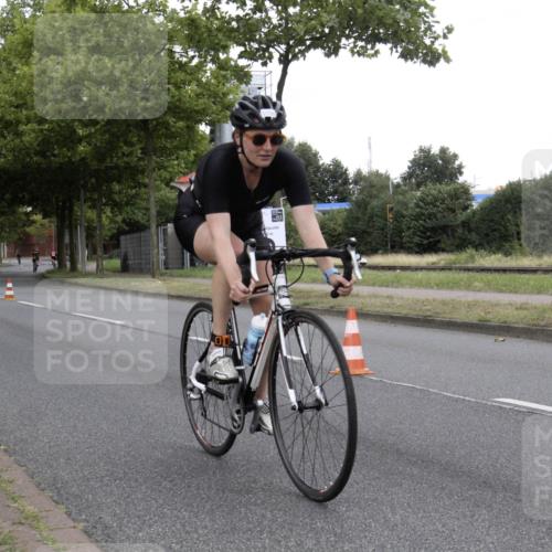 11.08.2024 - GEWOBA Citytriathlon Bremen H.Heesch http://msf.ph/oto/6769384 11.08.2024 11:42:58 Radfahren 780, 857, 1008 meine-sportfotos.de