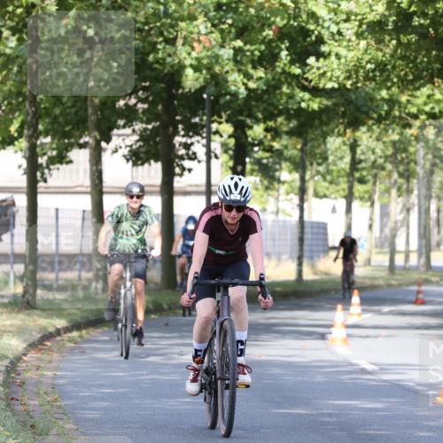 11.08.2024 - GEWOBA Citytriathlon Bremen H.Heesch http://msf.ph/oto/6769391 11.08.2024 10:28:21 Radfahren 53, 89, 90 meine-sportfotos.de