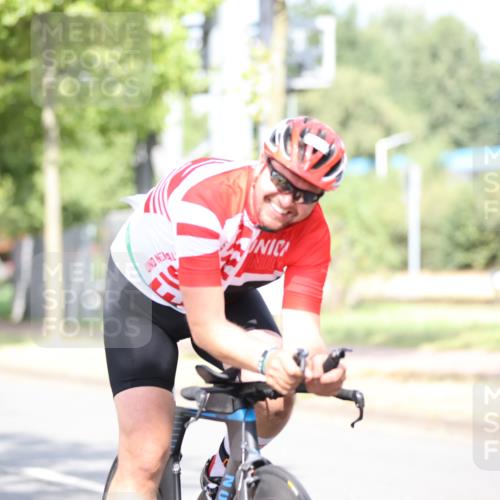 11.08.2024 - GEWOBA Citytriathlon Bremen H.Heesch http://msf.ph/oto/6769404 11.08.2024 10:42:46 Radfahren 12, 18, 21, 67, 68, 70, 88 meine-sportfotos.de