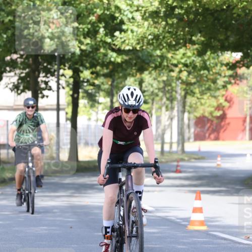 11.08.2024 - GEWOBA Citytriathlon Bremen H.Heesch http://msf.ph/oto/6769411 11.08.2024 10:28:22 Radfahren 53, 89, 90 meine-sportfotos.de