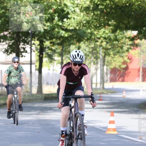 11.08.2024 - GEWOBA Citytriathlon Bremen H.Heesch http://msf.ph/oto/6769414 11.08.2024 10:28:22 Radfahren 53, 89, 90 meine-sportfotos.de