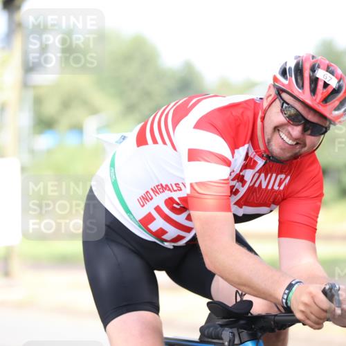 11.08.2024 - GEWOBA Citytriathlon Bremen H.Heesch http://msf.ph/oto/6769415 11.08.2024 10:42:46 Radfahren 12, 18, 21, 67, 68, 70, 88 meine-sportfotos.de