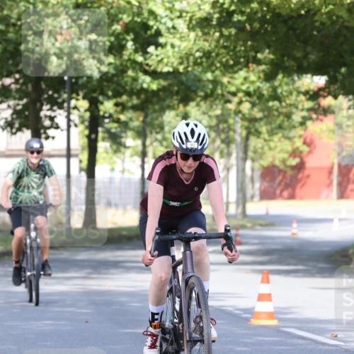 11.08.2024 - GEWOBA Citytriathlon Bremen H.Heesch http://msf.ph/oto/6769417 11.08.2024 10:28:22 Radfahren 53, 89, 90 meine-sportfotos.de