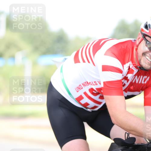 11.08.2024 - GEWOBA Citytriathlon Bremen H.Heesch http://msf.ph/oto/6769418 11.08.2024 10:42:46 Radfahren 12, 18, 21, 67, 68, 70, 88 meine-sportfotos.de