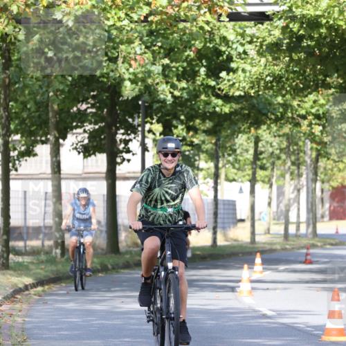 11.08.2024 - GEWOBA Citytriathlon Bremen H.Heesch http://msf.ph/oto/6769420 11.08.2024 10:28:23 Radfahren 53, 89, 90 meine-sportfotos.de