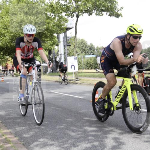 11.08.2024 - GEWOBA Citytriathlon Bremen H.Heesch http://msf.ph/oto/6769422 11.08.2024 11:44:15 Radfahren 746, 759, 861, 914, 926 meine-sportfotos.de