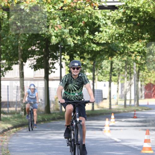 11.08.2024 - GEWOBA Citytriathlon Bremen H.Heesch http://msf.ph/oto/6769426 11.08.2024 10:28:23 Radfahren 53, 89, 90 meine-sportfotos.de