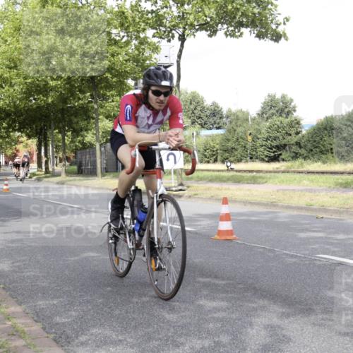 11.08.2024 - GEWOBA Citytriathlon Bremen H.Heesch http://msf.ph/oto/6769429 11.08.2024 11:44:19 Radfahren 746, 759, 861, 926 meine-sportfotos.de