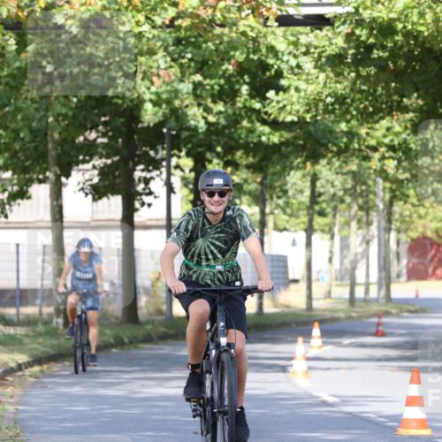 11.08.2024 - GEWOBA Citytriathlon Bremen H.Heesch http://msf.ph/oto/6769430 11.08.2024 10:28:23 Radfahren 53, 89, 90 meine-sportfotos.de