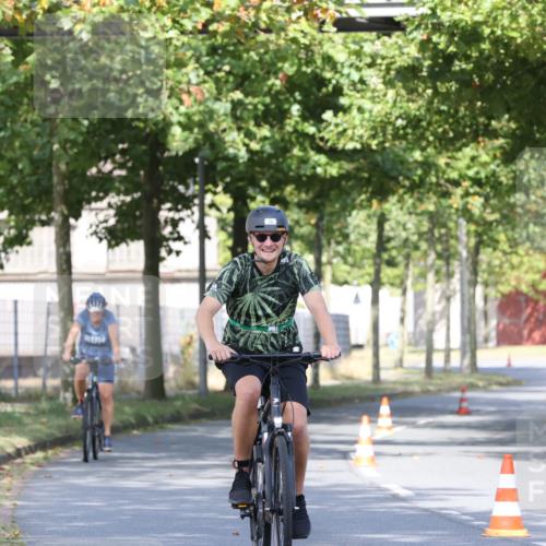 11.08.2024 - GEWOBA Citytriathlon Bremen H.Heesch http://msf.ph/oto/6769434 11.08.2024 10:28:23 Radfahren 53, 89, 90 meine-sportfotos.de