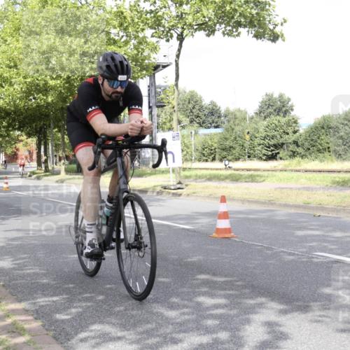 11.08.2024 - GEWOBA Citytriathlon Bremen H.Heesch http://msf.ph/oto/6769435 11.08.2024 11:44:27 Radfahren 759, 836, 855, 861, 926 meine-sportfotos.de