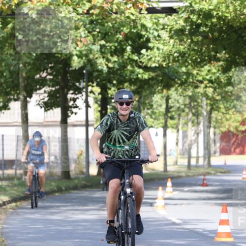 11.08.2024 - GEWOBA Citytriathlon Bremen H.Heesch http://msf.ph/oto/6769440 11.08.2024 10:28:23 Radfahren 53, 89, 90 meine-sportfotos.de