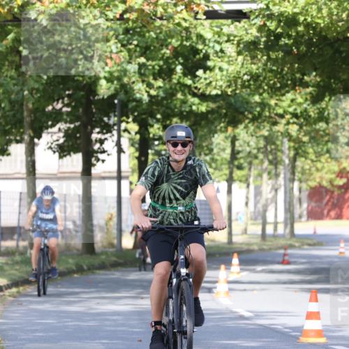 11.08.2024 - GEWOBA Citytriathlon Bremen H.Heesch http://msf.ph/oto/6769443 11.08.2024 10:28:23 Radfahren 53, 89, 90 meine-sportfotos.de
