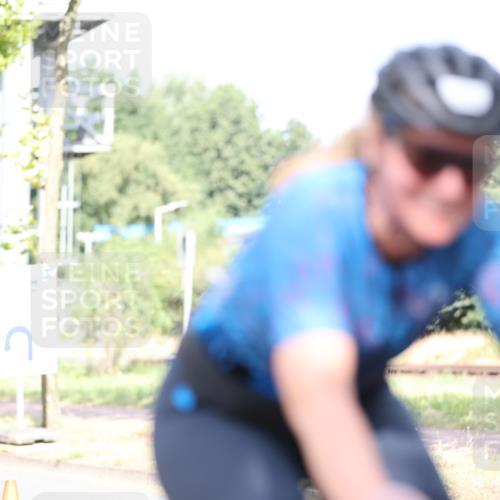 11.08.2024 - GEWOBA Citytriathlon Bremen H.Heesch http://msf.ph/oto/6769445 11.08.2024 10:42:48 Radfahren 18, 21, 67, 68, 70, 88 meine-sportfotos.de