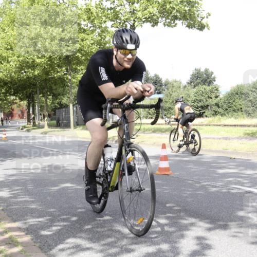 11.08.2024 - GEWOBA Citytriathlon Bremen H.Heesch http://msf.ph/oto/6769449 11.08.2024 11:44:50 Radfahren 763, 833, 836, 916, 956, 964 meine-sportfotos.de