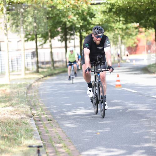 11.08.2024 - GEWOBA Citytriathlon Bremen H.Heesch http://msf.ph/oto/6769450 11.08.2024 10:42:54 Radfahren 18, 21, 67, 70, 88, 101, 116 meine-sportfotos.de