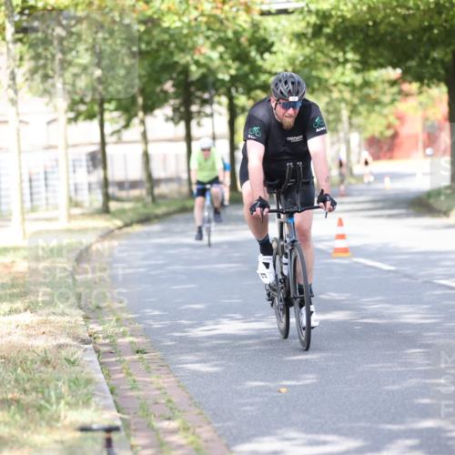 11.08.2024 - GEWOBA Citytriathlon Bremen H.Heesch http://msf.ph/oto/6769453 11.08.2024 10:42:54 Radfahren 18, 21, 67, 70, 88, 101, 116 meine-sportfotos.de