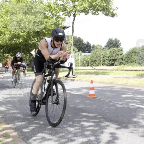 11.08.2024 - GEWOBA Citytriathlon Bremen H.Heesch http://msf.ph/oto/6769455 11.08.2024 11:44:58 Radfahren 763, 827, 833, 916, 927, 956, 964, 973, 996 meine-sportfotos.de