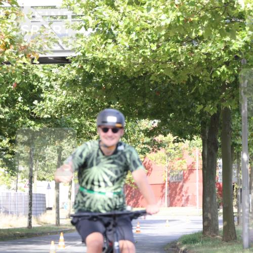 11.08.2024 - GEWOBA Citytriathlon Bremen H.Heesch http://msf.ph/oto/6769461 11.08.2024 10:28:24 Radfahren 53, 89, 90 meine-sportfotos.de