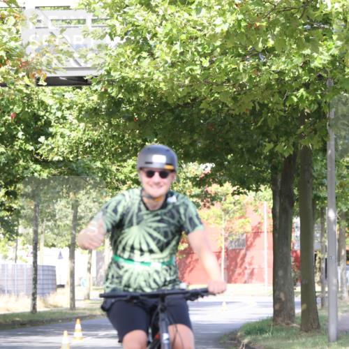 11.08.2024 - GEWOBA Citytriathlon Bremen H.Heesch http://msf.ph/oto/6769466 11.08.2024 10:28:24 Radfahren 53, 89, 90 meine-sportfotos.de