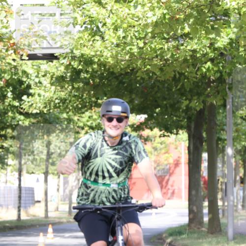 11.08.2024 - GEWOBA Citytriathlon Bremen H.Heesch http://msf.ph/oto/6769469 11.08.2024 10:28:24 Radfahren 53, 89, 90 meine-sportfotos.de