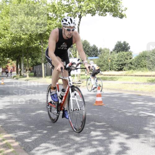 11.08.2024 - GEWOBA Citytriathlon Bremen H.Heesch http://msf.ph/oto/6769471 11.08.2024 11:45:07 Radfahren 819, 827, 916, 927, 956, 964, 973, 996, 1030 meine-sportfotos.de