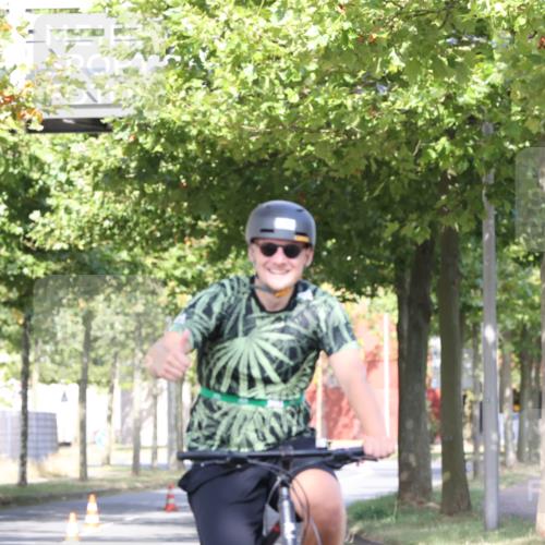 11.08.2024 - GEWOBA Citytriathlon Bremen H.Heesch http://msf.ph/oto/6769475 11.08.2024 10:28:24 Radfahren 53, 89, 90 meine-sportfotos.de