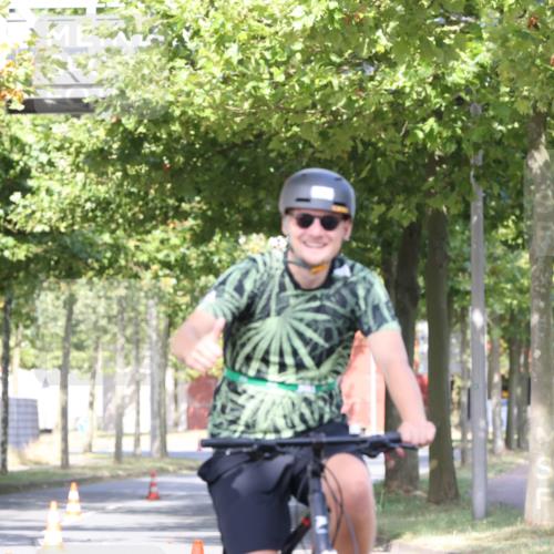 11.08.2024 - GEWOBA Citytriathlon Bremen H.Heesch http://msf.ph/oto/6769481 11.08.2024 10:28:24 Radfahren 53, 89, 90 meine-sportfotos.de