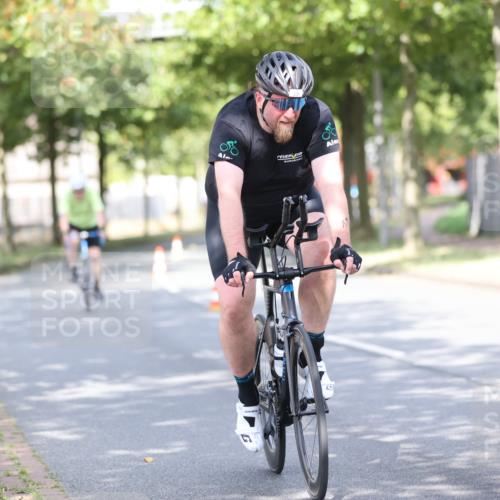 11.08.2024 - GEWOBA Citytriathlon Bremen H.Heesch http://msf.ph/oto/6769485 11.08.2024 10:42:55 Radfahren 18, 21, 67, 70, 88, 101, 116 meine-sportfotos.de