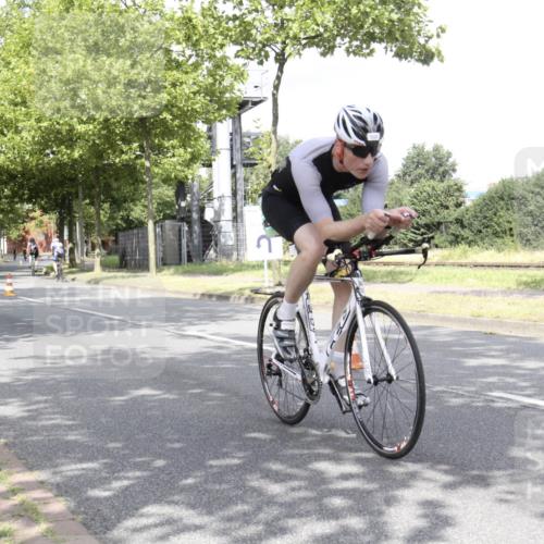 11.08.2024 - GEWOBA Citytriathlon Bremen H.Heesch http://msf.ph/oto/6769486 11.08.2024 11:45:28 Radfahren 819, 900, 974 meine-sportfotos.de