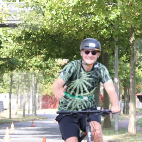 11.08.2024 - GEWOBA Citytriathlon Bremen H.Heesch http://msf.ph/oto/6769487 11.08.2024 10:28:24 Radfahren 53, 89, 90 meine-sportfotos.de