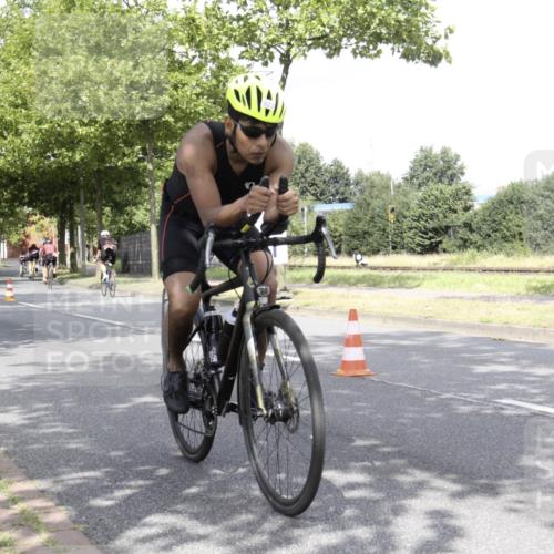 11.08.2024 - GEWOBA Citytriathlon Bremen H.Heesch http://msf.ph/oto/6769489 11.08.2024 11:45:41 Radfahren 822, 826, 867, 871, 873, 875, 900, 936, 994, 1029 meine-sportfotos.de
