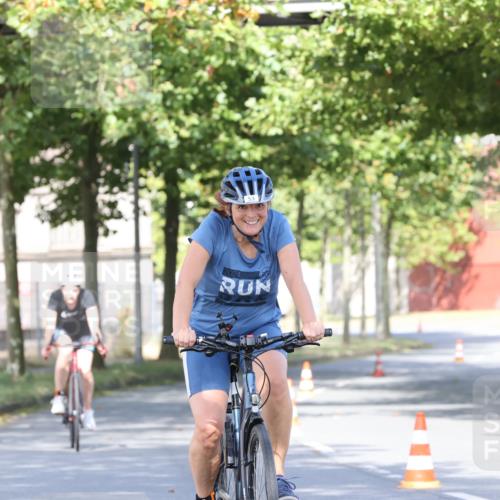 11.08.2024 - GEWOBA Citytriathlon Bremen H.Heesch http://msf.ph/oto/6769490 11.08.2024 10:28:27 Radfahren 53, 89, 90 meine-sportfotos.de