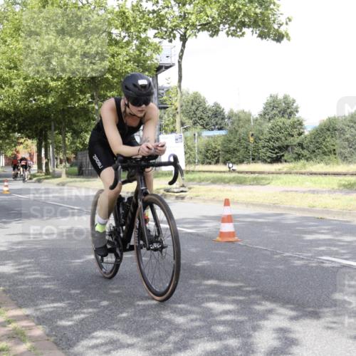 11.08.2024 - GEWOBA Citytriathlon Bremen H.Heesch http://msf.ph/oto/6769492 11.08.2024 11:45:43 Radfahren 822, 826, 867, 871, 873, 875, 936, 994, 1029 meine-sportfotos.de