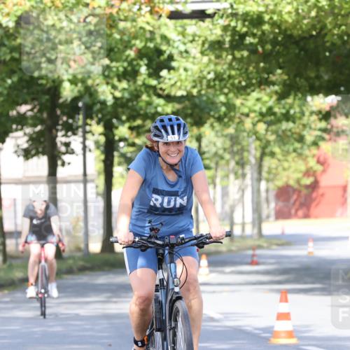 11.08.2024 - GEWOBA Citytriathlon Bremen H.Heesch http://msf.ph/oto/6769493 11.08.2024 10:28:27 Radfahren 53, 89, 90 meine-sportfotos.de