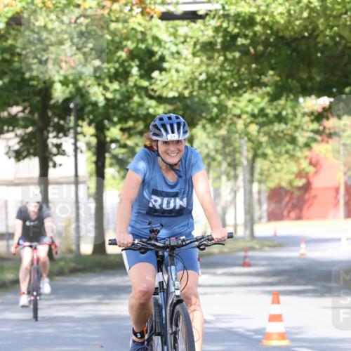11.08.2024 - GEWOBA Citytriathlon Bremen H.Heesch http://msf.ph/oto/6769497 11.08.2024 10:28:27 Radfahren 53, 89, 90 meine-sportfotos.de