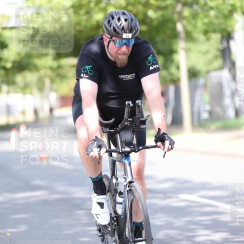 11.08.2024 - GEWOBA Citytriathlon Bremen H.Heesch http://msf.ph/oto/6769499 11.08.2024 10:42:55 Radfahren 18, 21, 67, 70, 88, 101, 116 meine-sportfotos.de