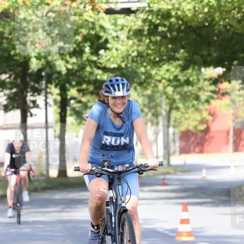 11.08.2024 - GEWOBA Citytriathlon Bremen H.Heesch http://msf.ph/oto/6769500 11.08.2024 10:28:27 Radfahren 53, 89, 90 meine-sportfotos.de